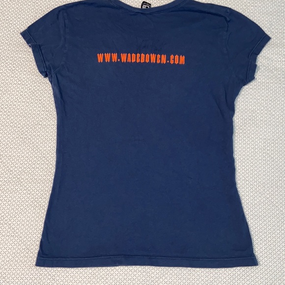 Autographed wade Bowen T-shirt size extra small - Picture 2 of 3